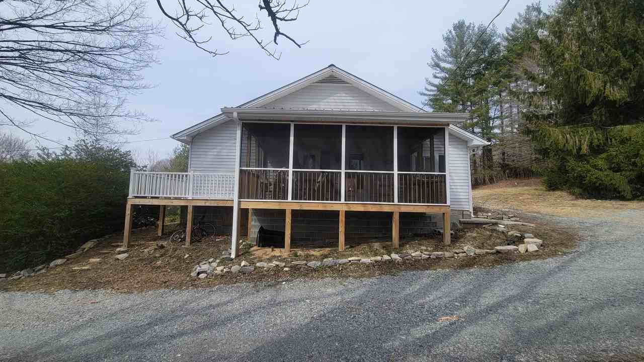 102 Banner Hill Dr - Photo 3 of 43