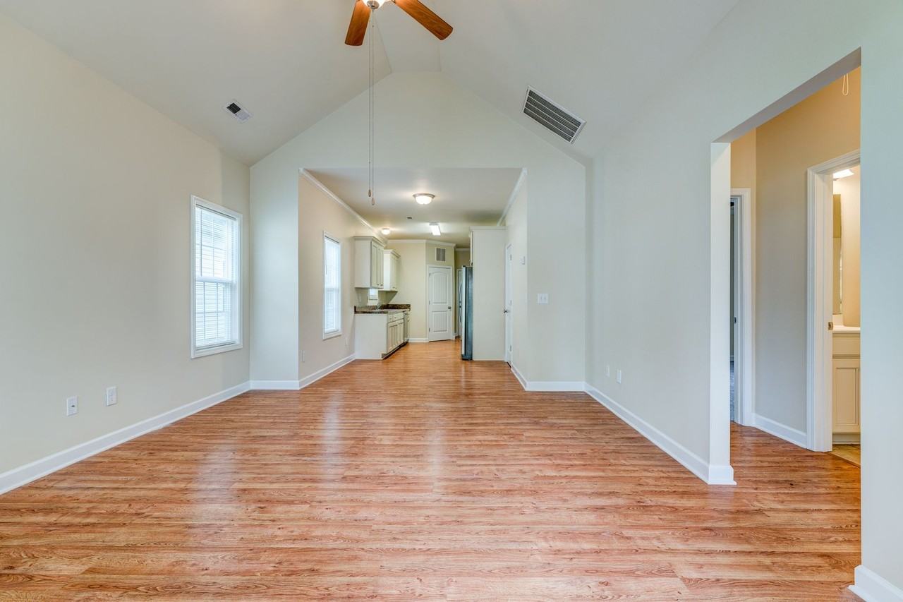 900 Putnam St - Photo 2 of 32