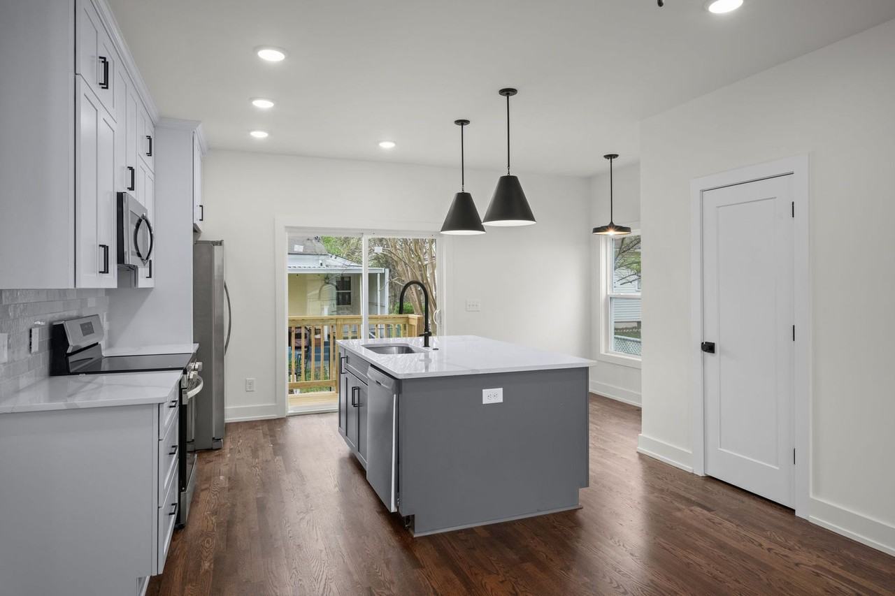 1510 Lawrence St - Photo 7 of 30