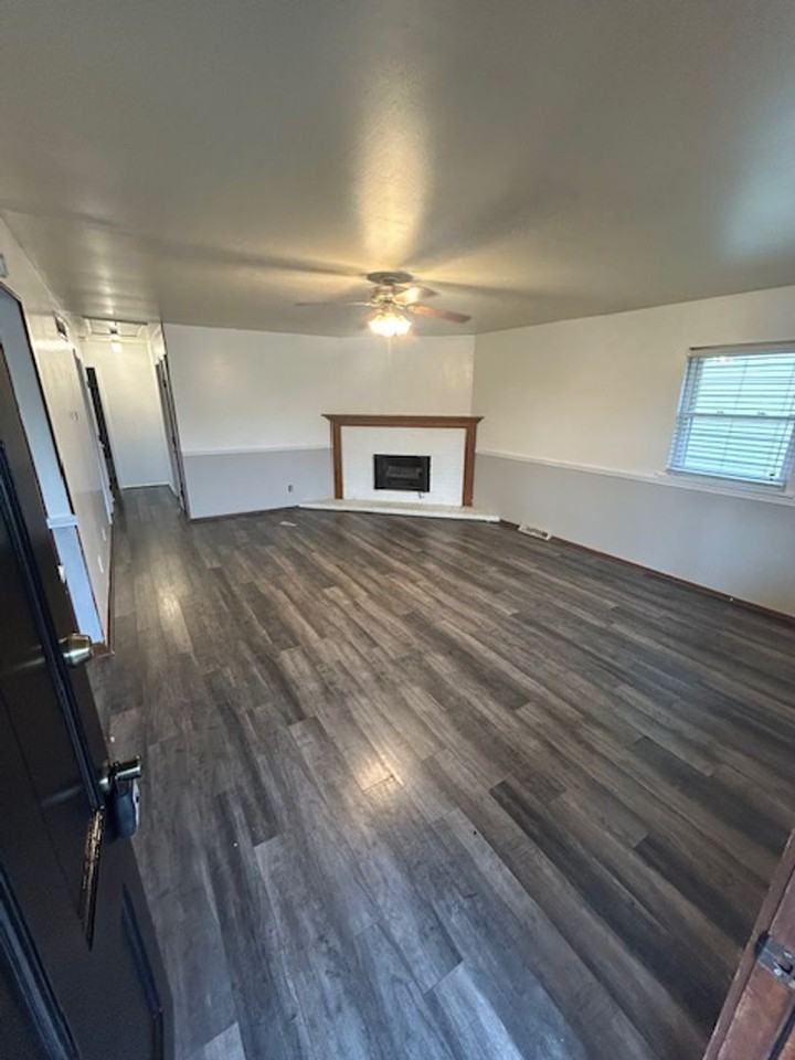 810 Joan Ave - Photo 2 of 12