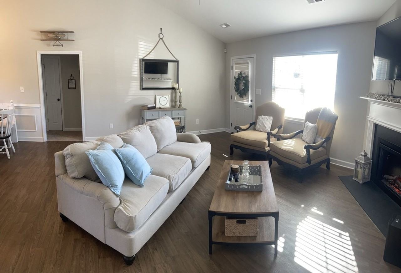 113 Sparrow Point Ln - Photo 2 of 22