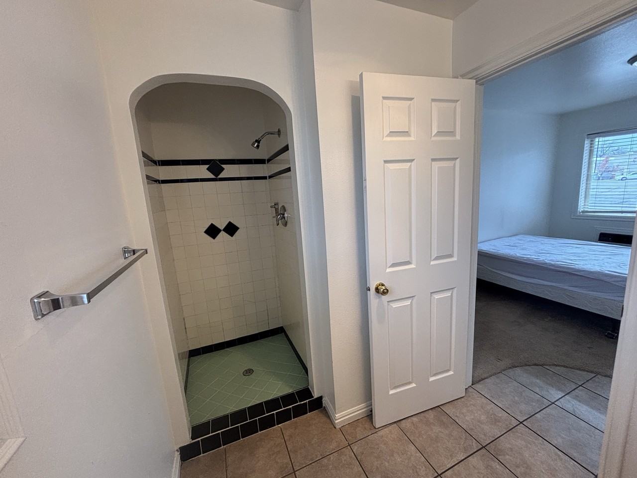 Hillcrest Studios - Photo 4 of 12