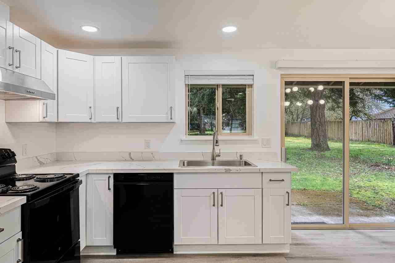 9408 Columbine Cir W, University Place - Photo 2 of 26