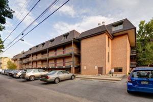 featured image of 1065 University Ave