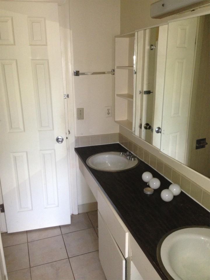 1065 University  #217 - Photo 2 of 11