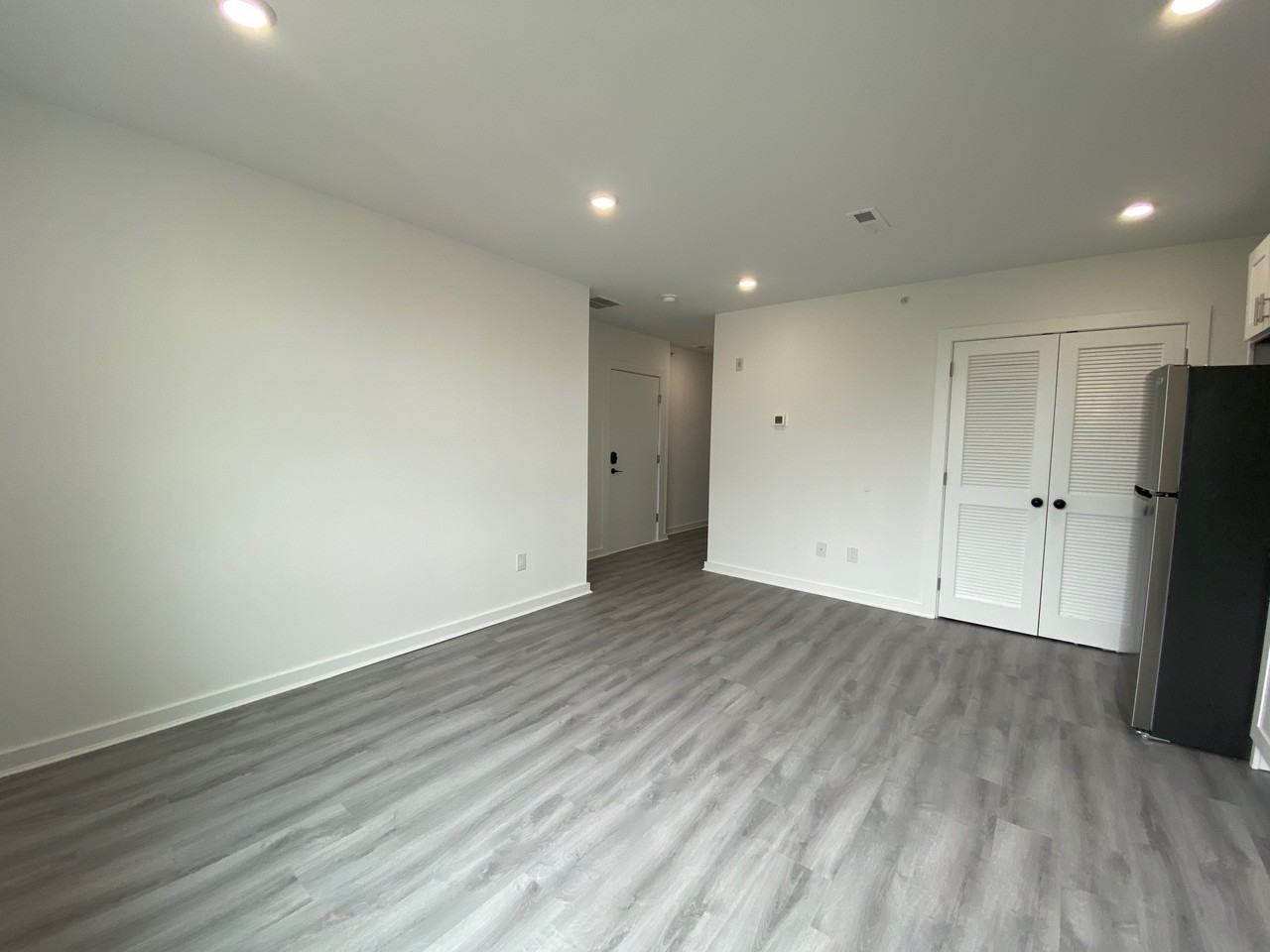 5436 Vine Street - Photo 2 of 8