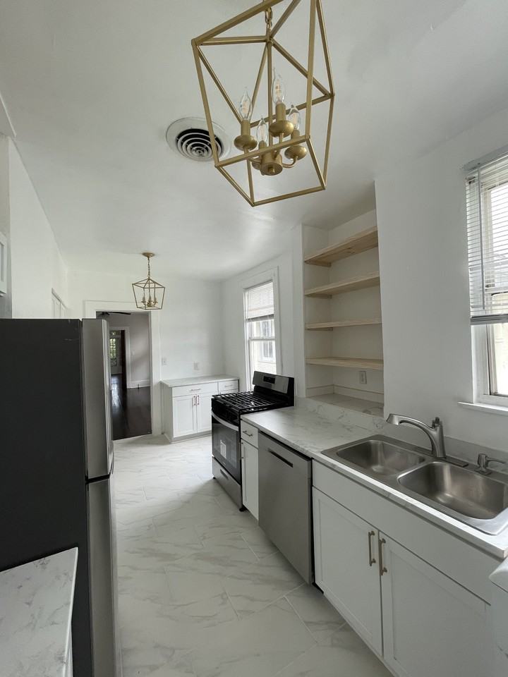 7812 St Charles Ave. - Photo 5 of 36