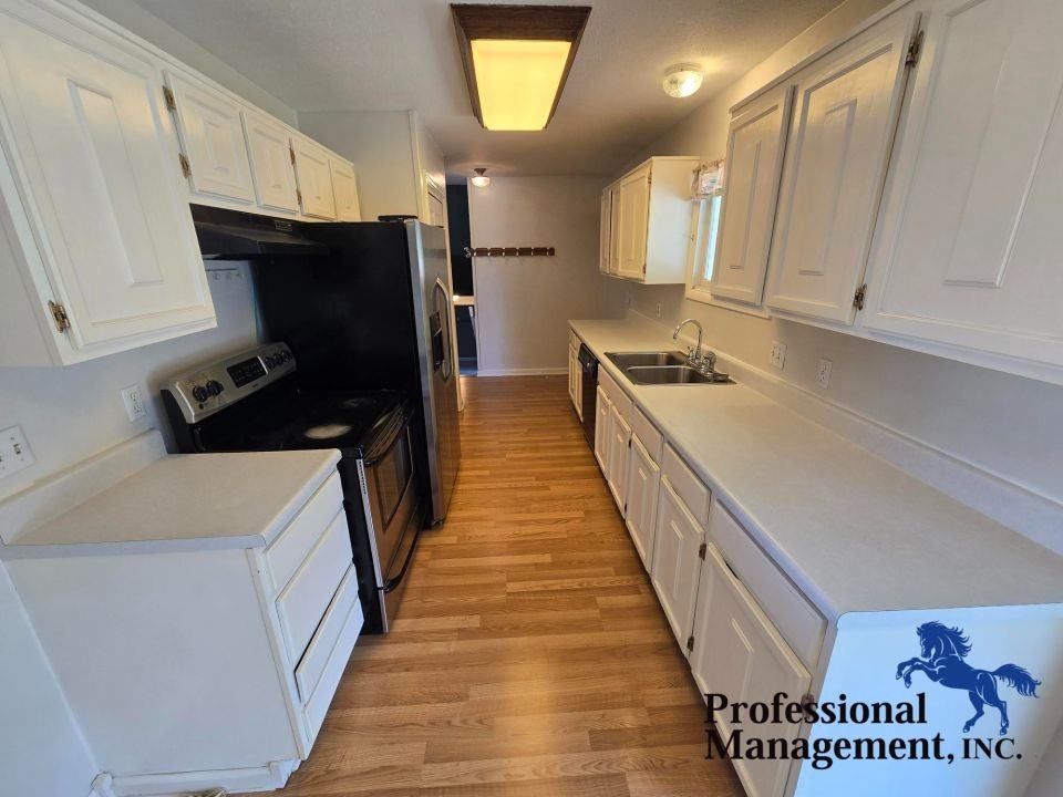 847 Krumheuer Dr - Photo 3 of 11