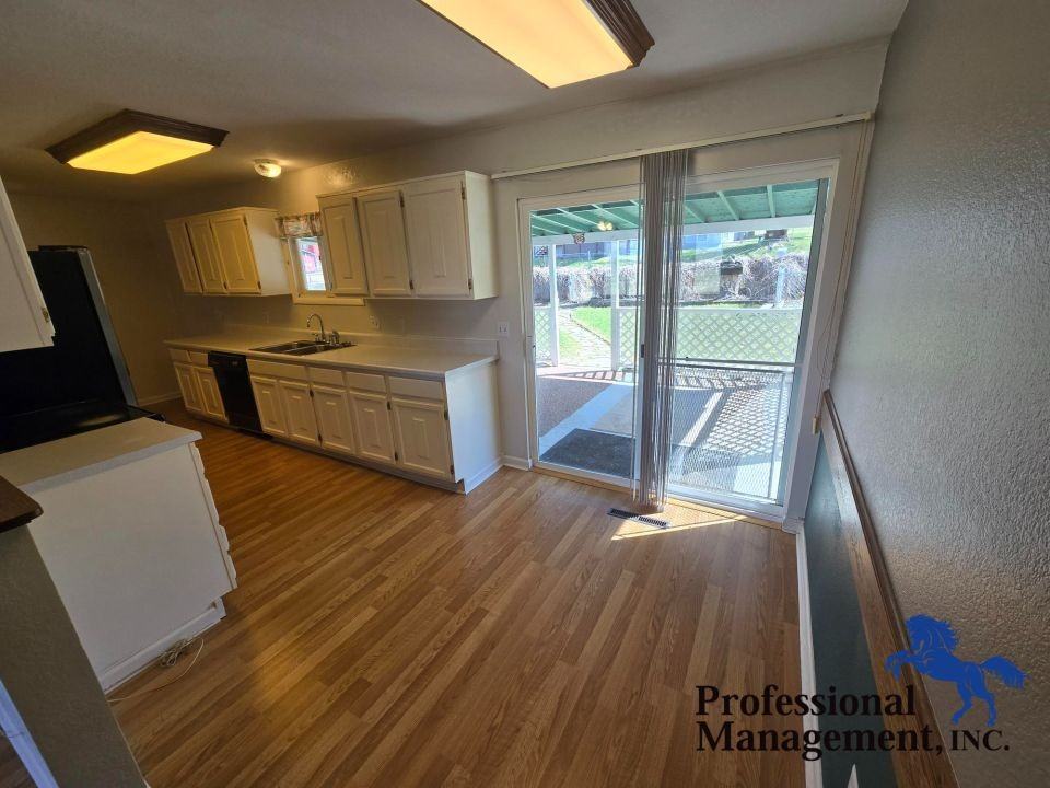 847 Krumheuer Dr - Photo 4 of 11