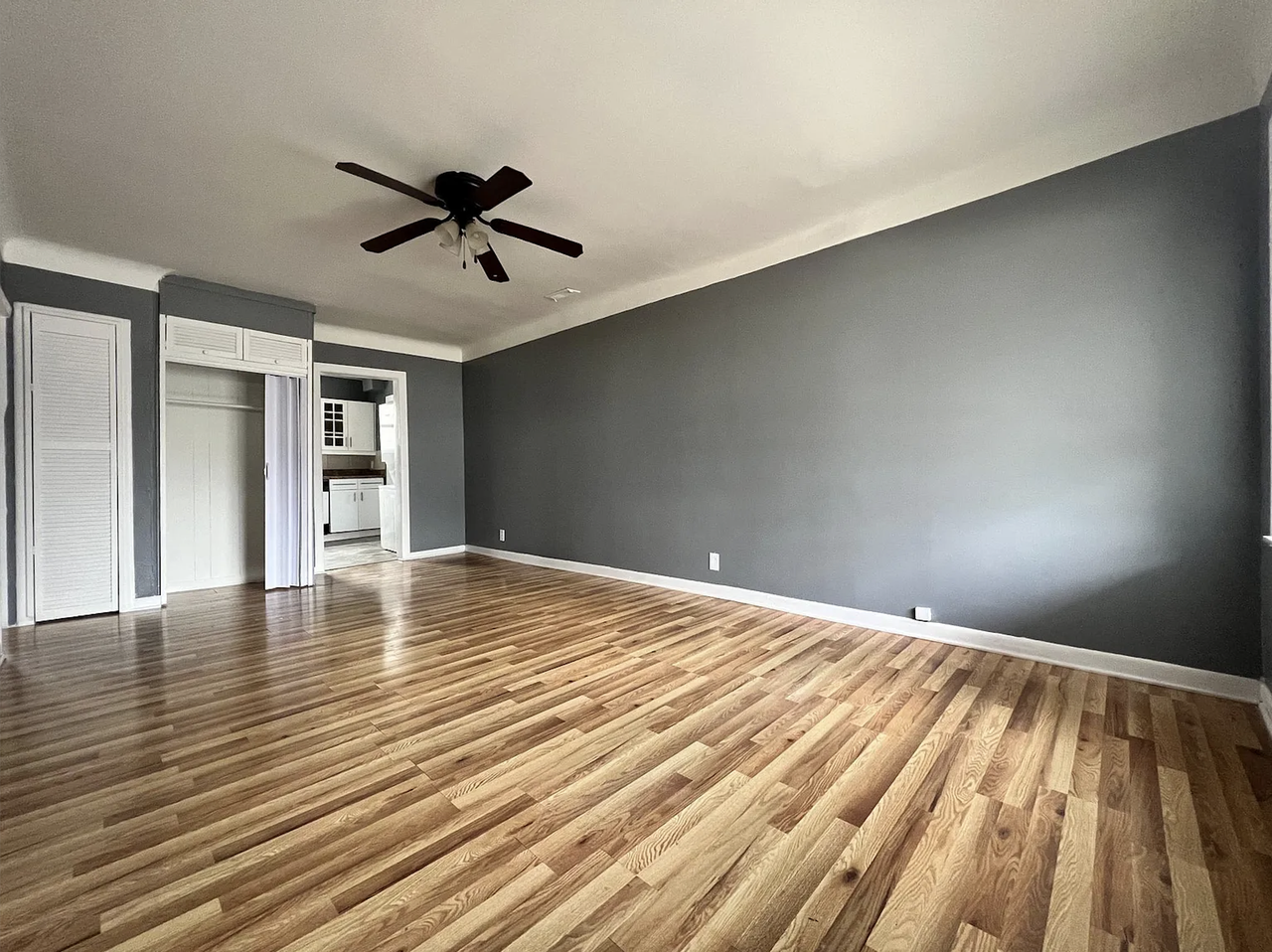 28689 Independence St - Photo 2 of 11