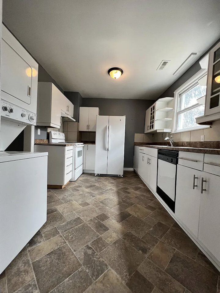 28689 Independence St - Photo 3 of 11