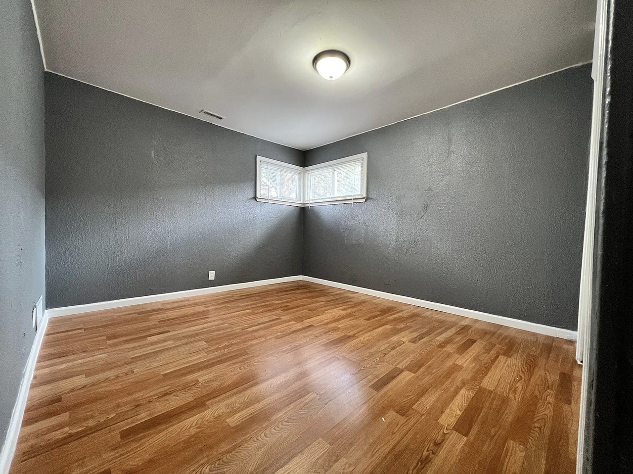 28689 Independence St - Photo 6 of 11