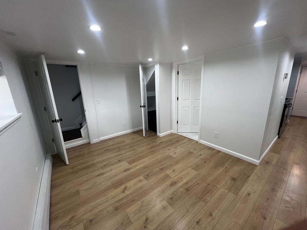 25 Spruce St - Photo 3 of 24