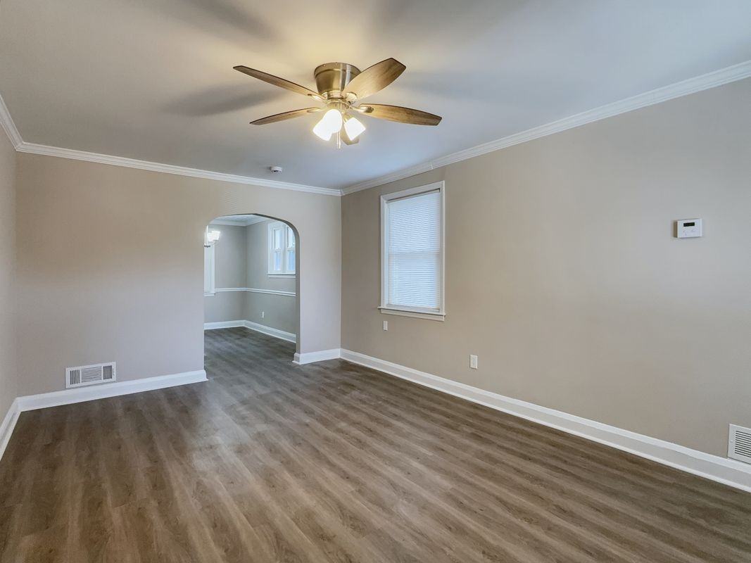 5945 Lillyan Ave - Photo 2 of 10