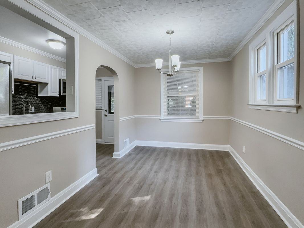 5945 Lillyan Ave - Photo 3 of 10