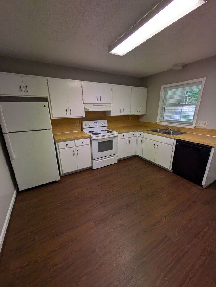 226 Park Ln - Photo 2 of 10