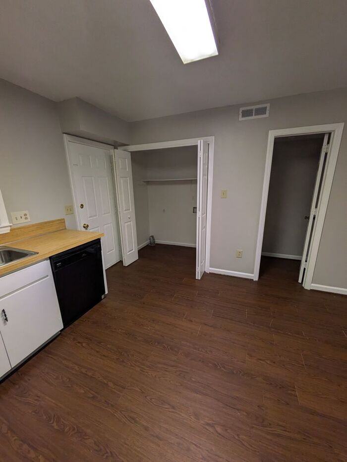 226 Park Ln - Photo 3 of 10