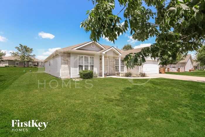 724 Bristol Dr - Photo 2 of 15