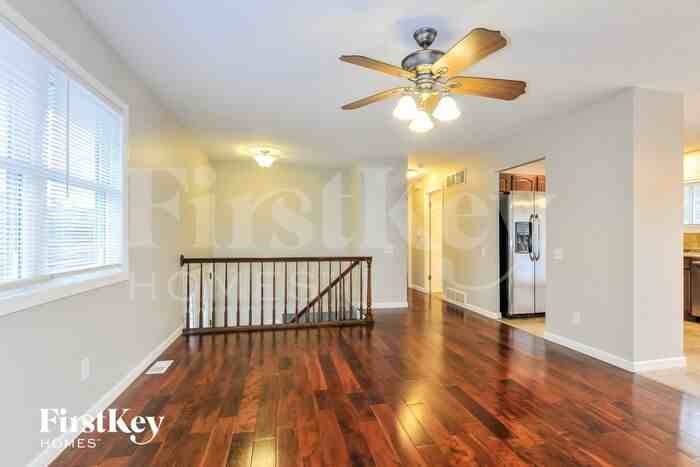 1562 Glenage Dr - Photo 3 of 15