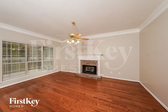 233 Dawns Way - Photo 2 of 14