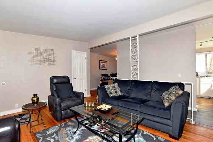 1801 Crestmore Pl - Photo 3 of 15