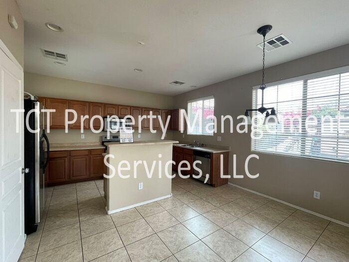 15428 W Aster Dr - Photo 2 of 5