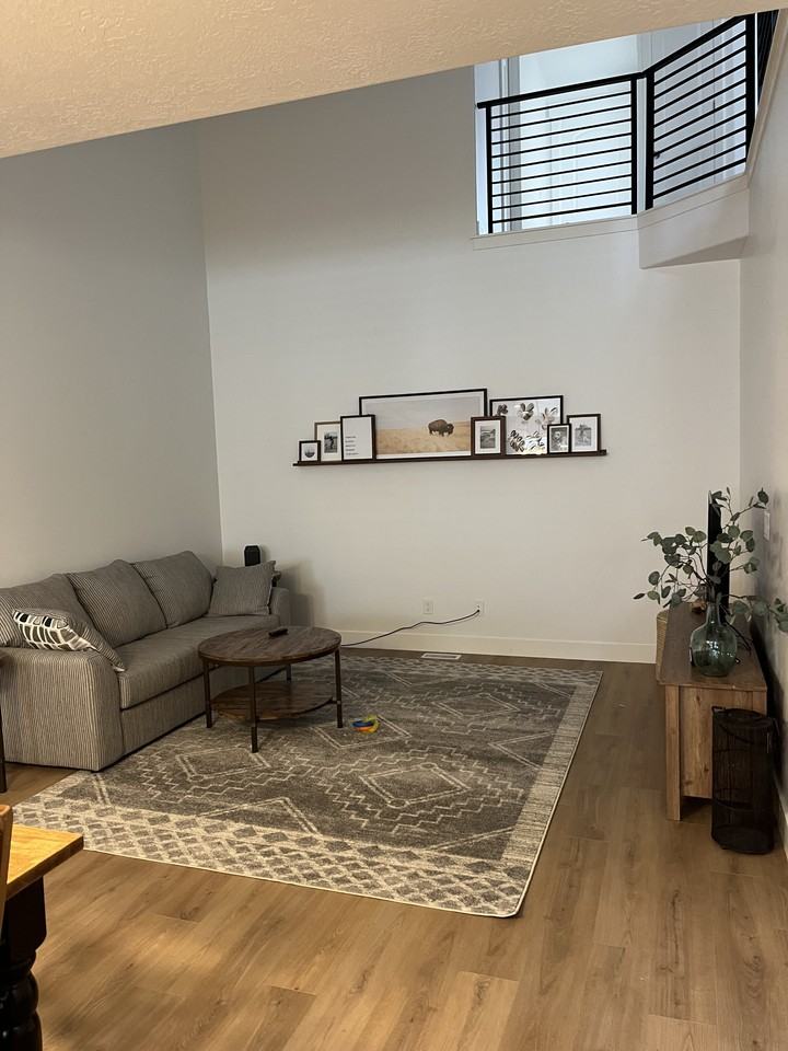 3740 W - Photo 5 of 14
