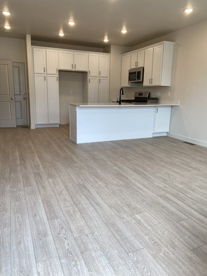 1818 N 180 E #1818 - Photo 2 of 19