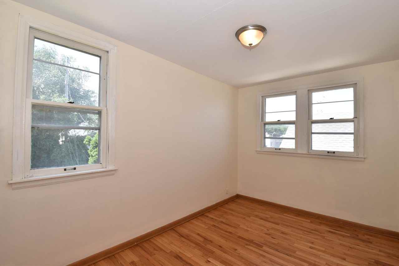 1427 S 86th St #NA - Photo 7 of 27