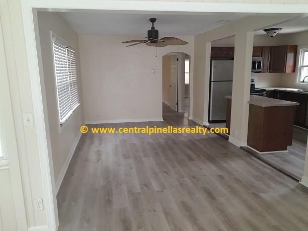 446 37th Ave Ne #NA - Photo 4 of 23