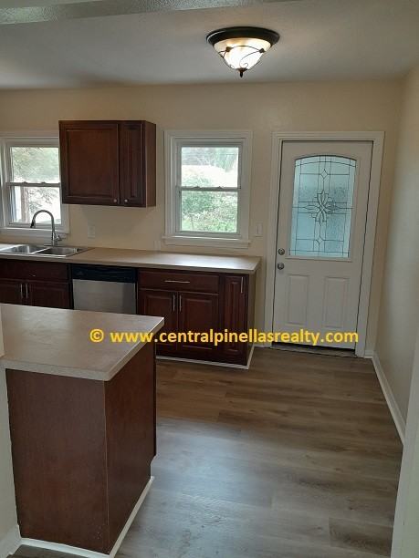 446 37th Ave Ne #NA - Photo 6 of 23