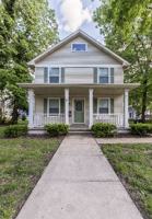 featured image of 1138 E Walnut St