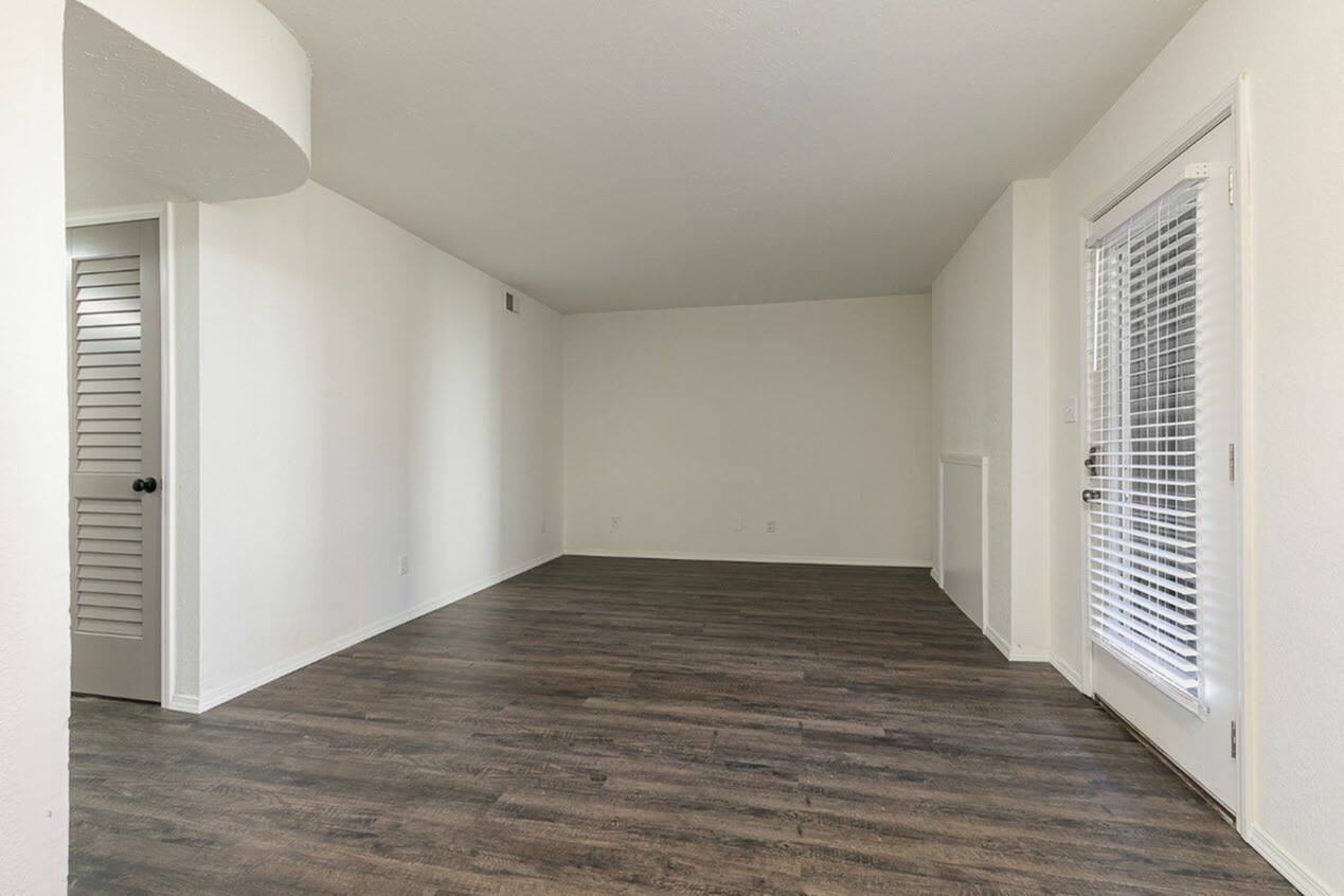 Trails End Apartments - Photo 4 of 17