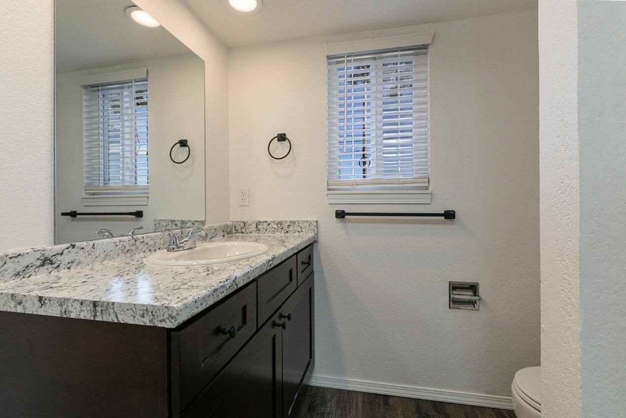 Trails End Apartments - Photo 5 of 17