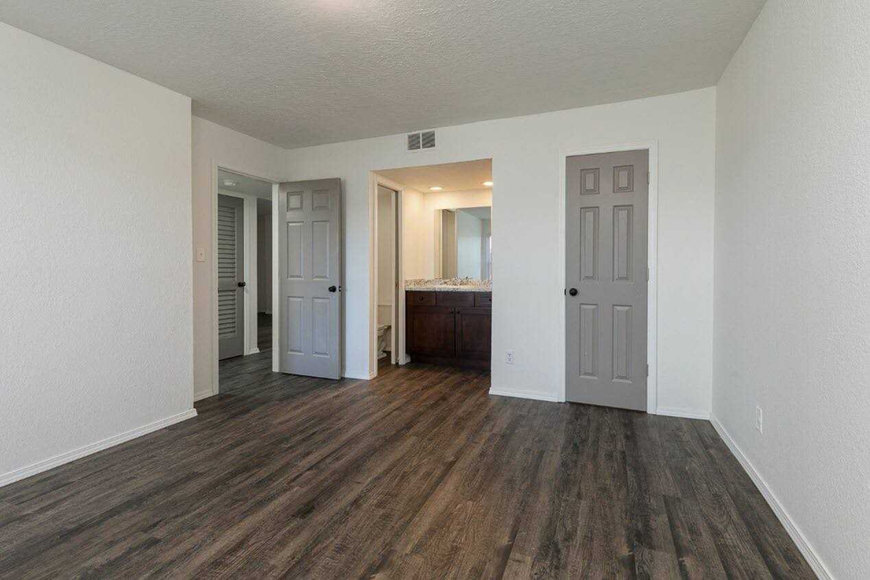 Trails End Apartments - Photo 7 of 17