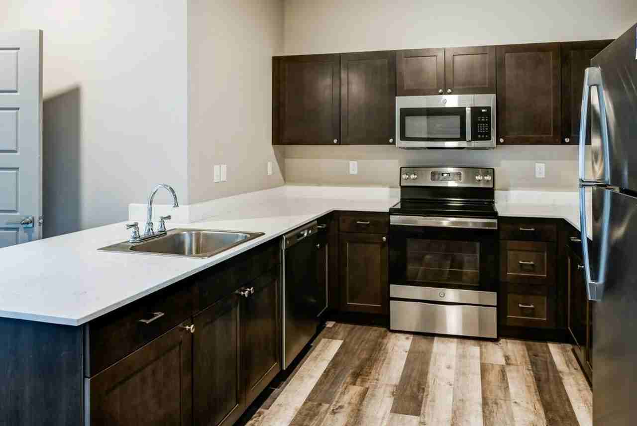 zzGDG The Meridian Apartments - Photo 2 of 11