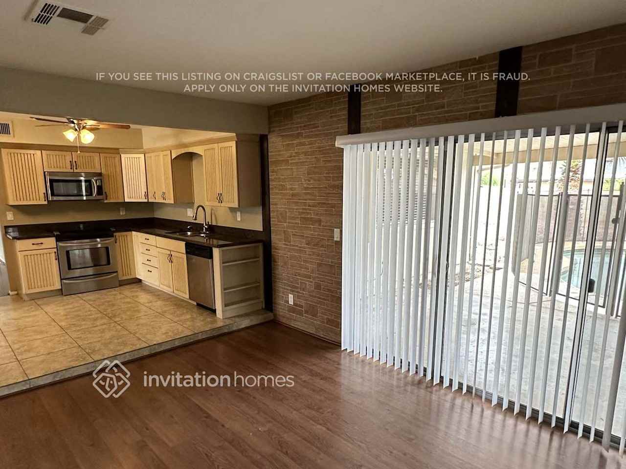 2301 W Waltann Ln - Photo 4 of 13