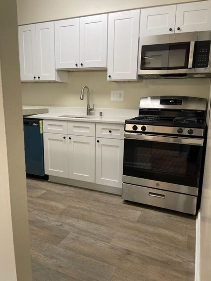 14002 Cove Ln., - Photo 6 of 46