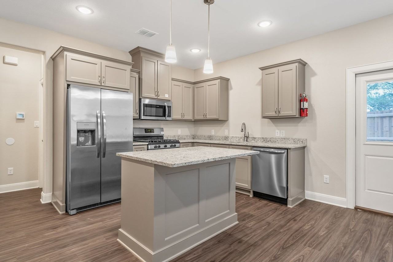 Omen Hill Villas - Photo 2 of 32