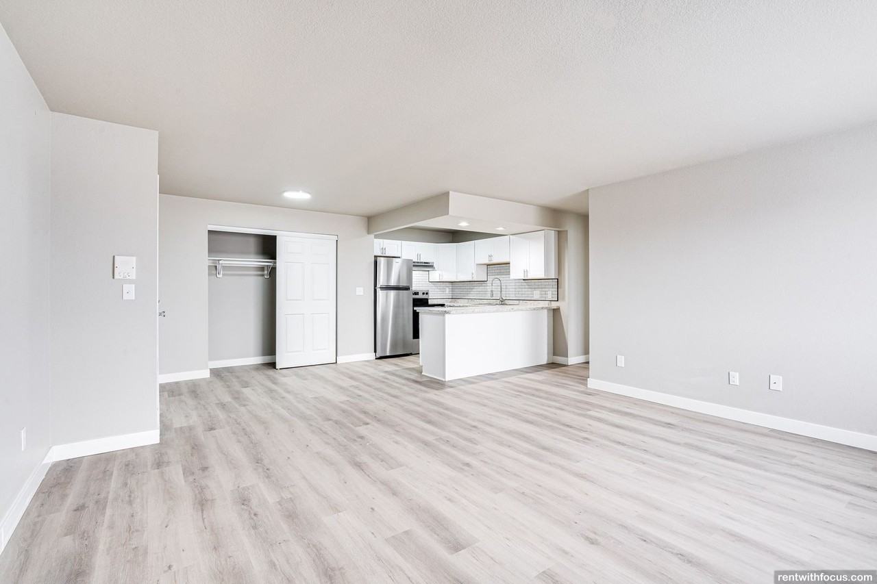 Stonecreek Apartments - Photo 5 of 20