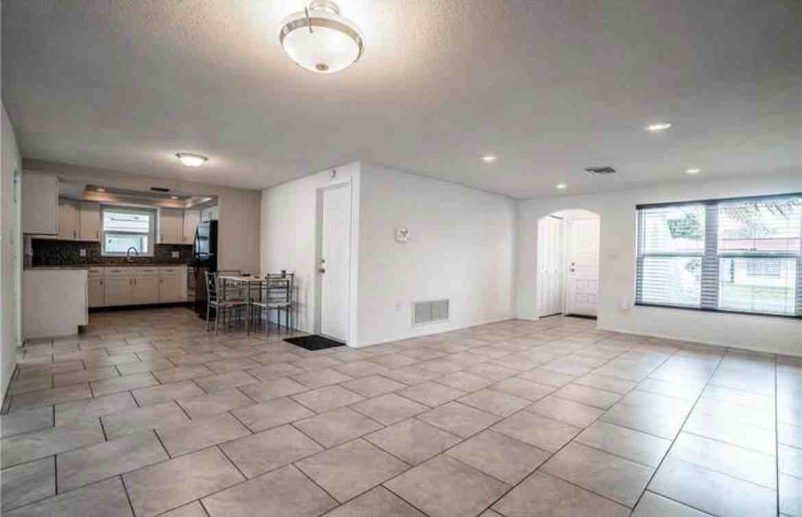 9020 Lido Ln - Photo 3 of 20