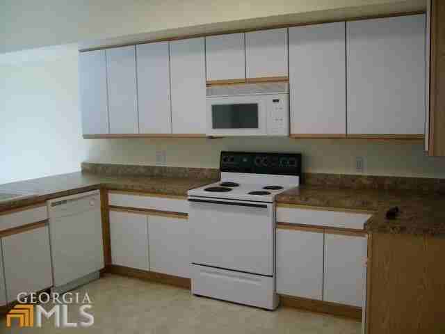 10 Compton Ct - Photo 2 of 11