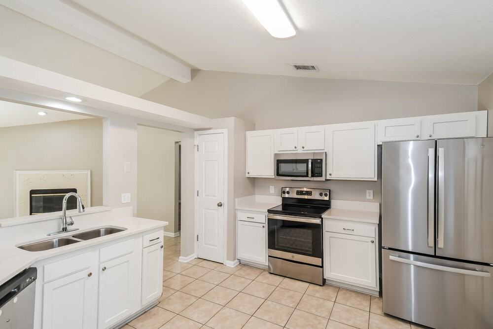 874 Long Lake Dr - Photo 7 of 16