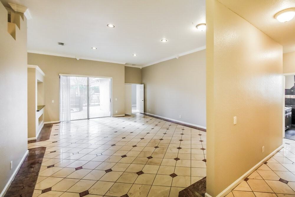 5350 Nw 57th Ave - Photo 3 of 16