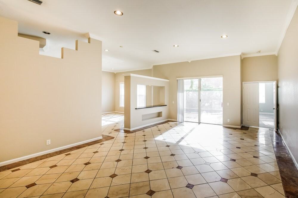 5350 Nw 57th Ave - Photo 4 of 16