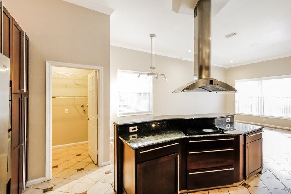 5350 Nw 57th Ave - Photo 6 of 16