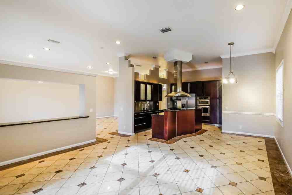 5350 Nw 57th Ave - Photo 7 of 16