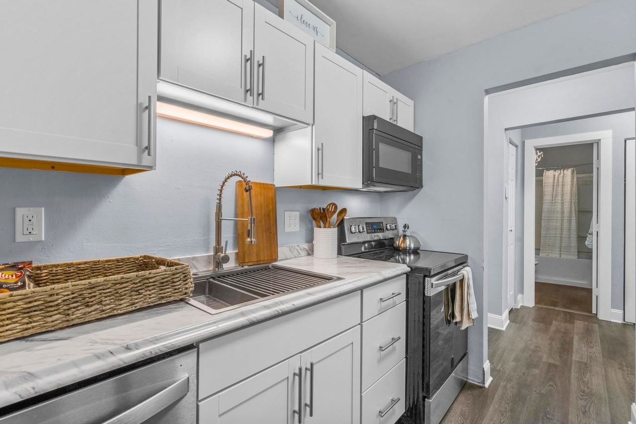 446-556 Hollister Street - Photo 3 of 23