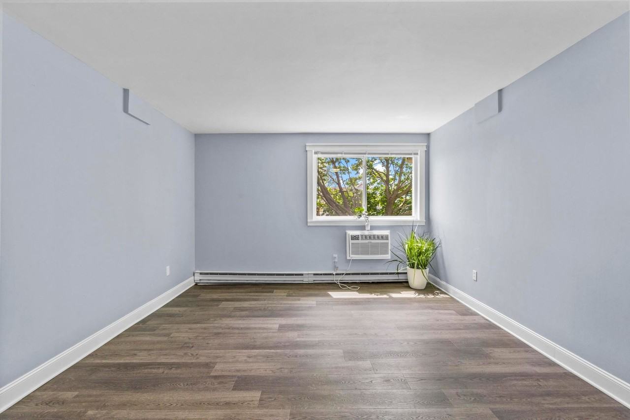 446-556 Hollister Street - Photo 4 of 23