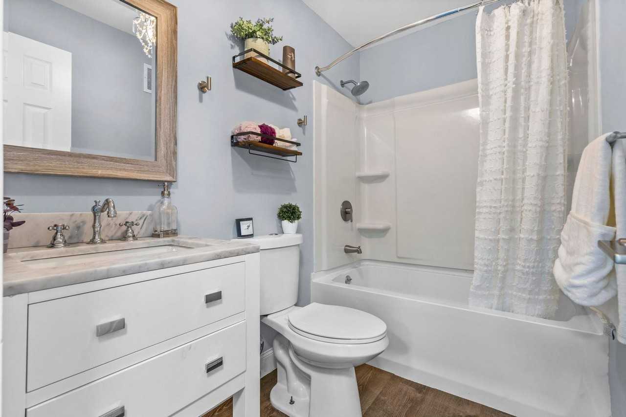 446-556 Hollister Street - Photo 5 of 23